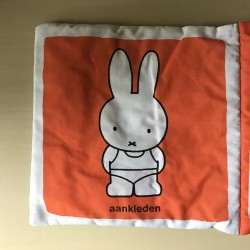 Stoffen boekje : Nijntje aankleedboek