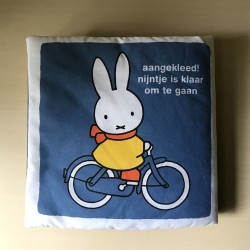 Stoffen boekje : Nijntje aankleedboek