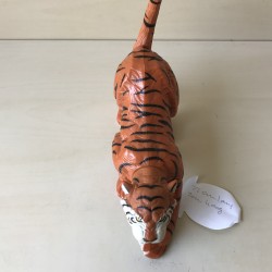 Tijger : 22 cm. lang en 20 cm. hoog,  inclusief staart