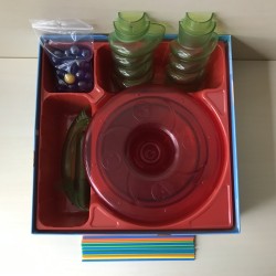 Mikado. Spel met vallende knikkers.