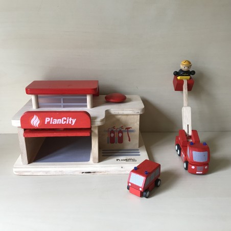 Plan Toys :  Plan City. Brandweerkazerne.