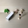 Plan Toys :  Stadsbus met stoplicht, borden en boom.