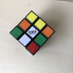 Kubus 3x3. 5,5 x 5,5 x 5,5 cm.