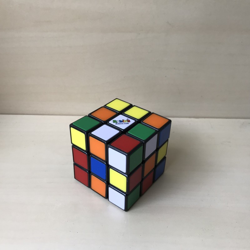 Kubus 3x3. 5,5 x 5,5 x 5,5 cm.