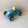 Blauwe houten auto.