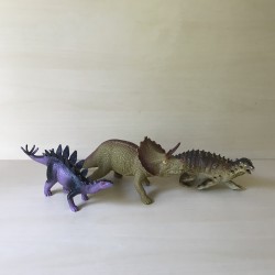 Set grote stevige Dinosaurussen