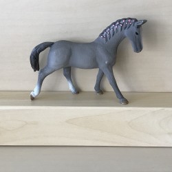 Schleich : Paard. 10 cm. hoog en 13 cm. lang.