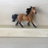 Géén Schleich : Paard. 11 cm. hoog en 13 cm. lang. ( kwaliteit van Schleich)