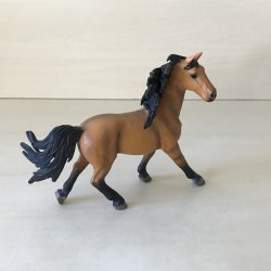 Géén Schleich : Paard. 11 cm. hoog en 13 cm. lang. ( kwaliteit van Schleich)