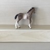 Schleich : Veulen 8 cm. hoog en 9 cm. lang.