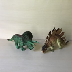 Set grote stevige Dinosaurussen