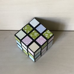 Kubus 3x3. 5,5 x 5,5 x 5,5 cm.