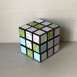 Kubus 3x3. 5,5 x 5,5 x 5,5 cm.
