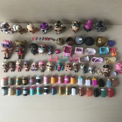 Grote partij poppetjes en heel veel accessoires