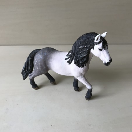 Schleich : Paard. 11 cm. hoog en 14 cm. lang.
