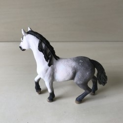 Schleich : Paard. 11 cm. hoog en 14 cm. lang.