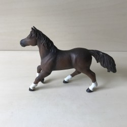 Schleich : Paard. 11,5 cm. hoog en 16,5 cm. lang.