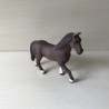 Schleich : Paard. 10,5 cm. hoog en 13 cm. lang.