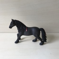 Schleich : Paard. 10,5 cm. hoog en 15 cm. lang.