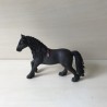 Schleich : Paard. 10,5 cm. hoog en 15 cm. lang.