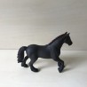 Schleich : Paard. 10,5 cm. hoog en 15 cm. lang.