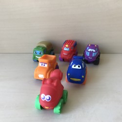 6 kleine autootjes. 2 van Tonka