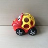 Oball autootje : 10,5 cm. hoog en 12 cm. lang.