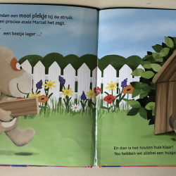 Oenny bouwt een huisje.