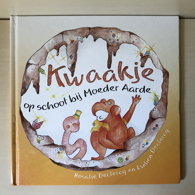 Kwaakje op schoot bij Moeder Aarde.