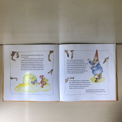 Kwaakje op schoot bij Moeder Aarde.