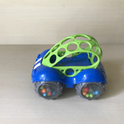 Lupilu autootje : 9 cm. hoog en 12 cm. lang.