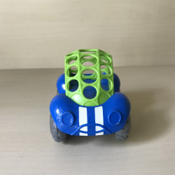 Lupilu autootje : 9 cm. hoog en 12 cm. lang.