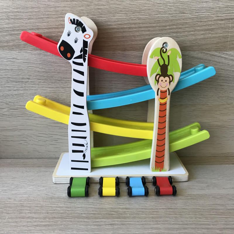 Roetsjbaan. 4 autootjes