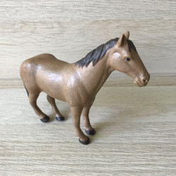 Bruder : Paard. 14 cm. hoog en 18 cm. lang.