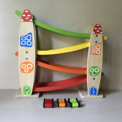 Roetsjbaan. 3 autootjes