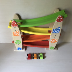 Roetsjbaan. 3 autootjes