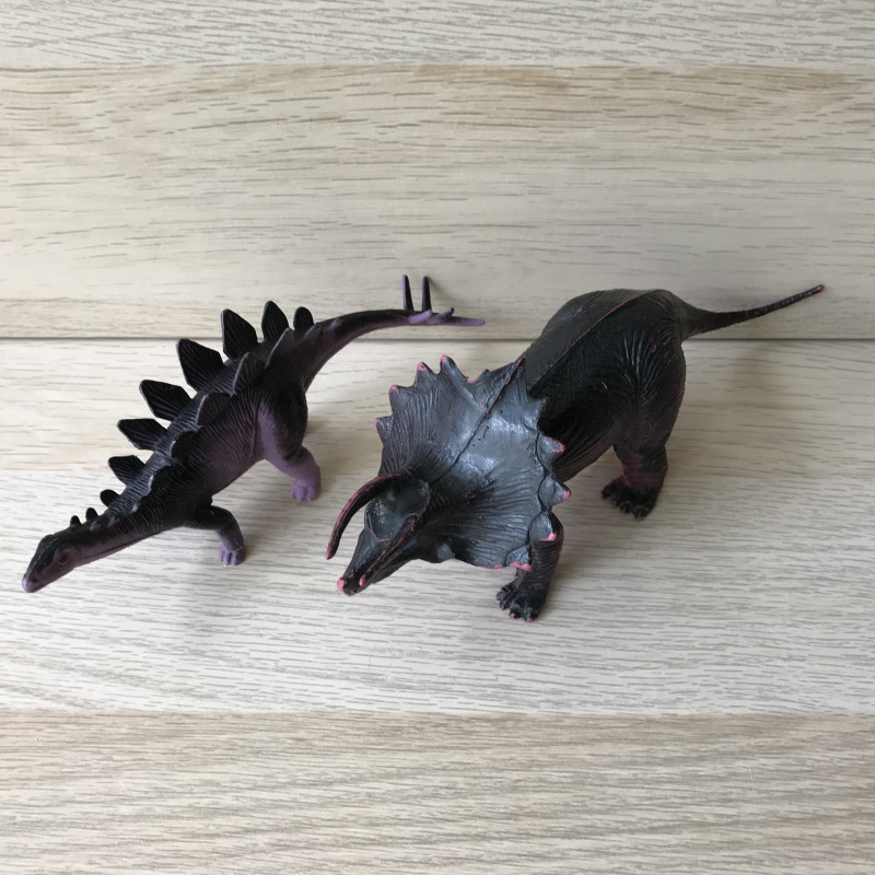 2 Dino’s