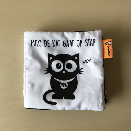 Stoffen boekje : Milo de kat gaat op stap. Knisperboekje.