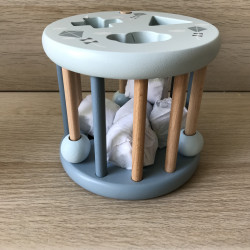 Label Label: Houten vormenstoof.