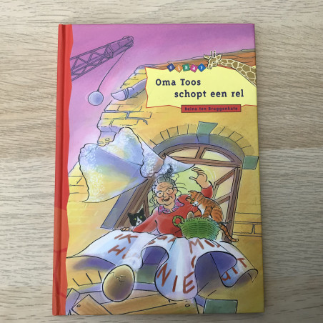 Oma Toos schopt een rel