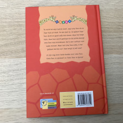 Oma Toos schopt een rel