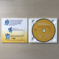 De Kippets : Bellen blazen bij de blokkendoos.