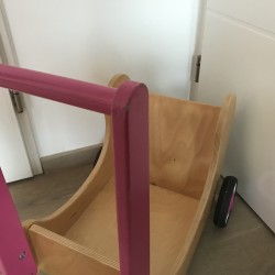 Van Dijk houten poppenwagen