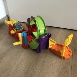 VTech Toet Toet : Race & stunt looping met RAF raceauto