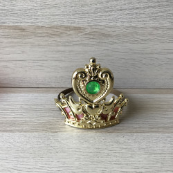 Verkleedkleren. Sneeuwwitje : kroon, diadeem, schoentjes en ratelaar.