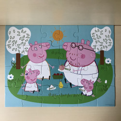 Peppa Pig : XL Colouring Set. 24 stukjes. 40 x 30 cm.