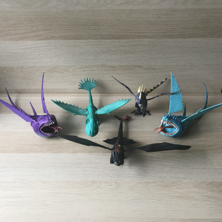 5 enge beesten. Zie laatste foto voor de grootte