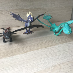 5 enge beesten. Zie laatste foto voor de grootte