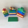 Duplo : Diverse aparte blokken, met grondplaatje en popjes.