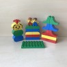 Duplo : Diverse aparte blokken, met grondplaatje en popjes.